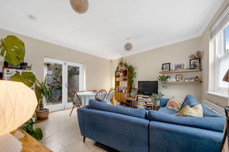 2 bedroom House To Let - Photo 2