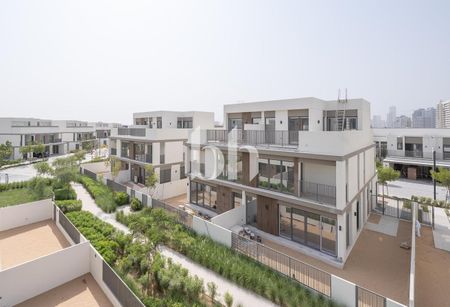 Closed Kitchen I Twinvila I Prime Location - Photo 2