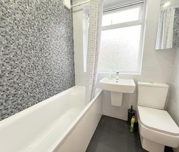 2 bedroom semi-detached house to rent - Photo 3