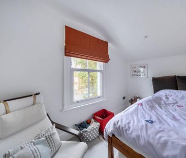 4 bedroom end of terrace house to rent - Photo 6