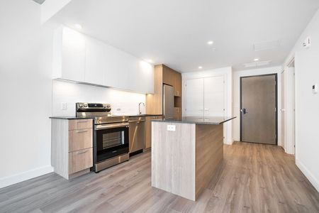 360 President Kennedy, Montréal, QC - Photo 2