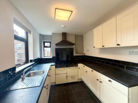 3 bedroom terraced house to rent - Photo 4