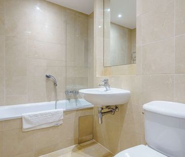 Two Bedroom Two Bathroom Apartment To Let Canary Wharf E14 - Photo 5