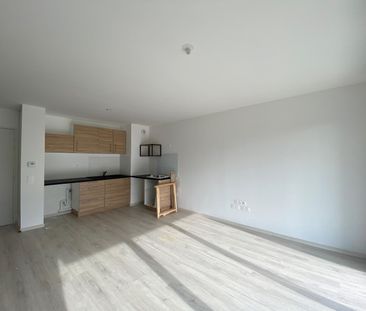 location Appartement T2 DE 41.46m² À AMIENS - Photo 1