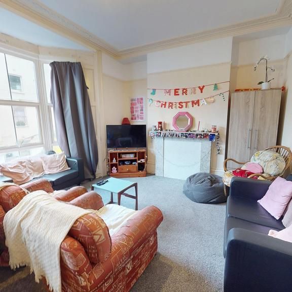 4 bedroom maisonette to rent - Photo 1