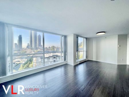 Condo in Burnaby, BC - Photo 3