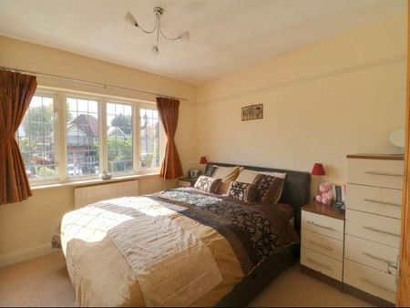 3 bedroom semi-detached house to rent - Photo 3