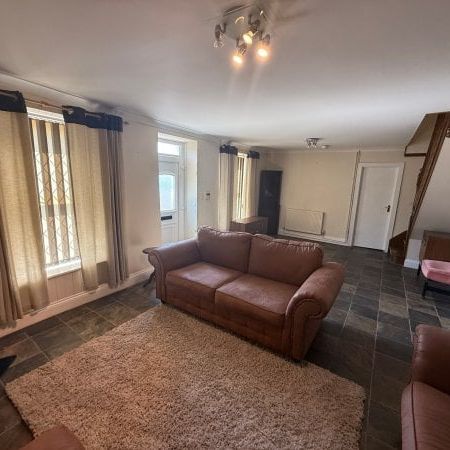 Heol Llanelli, Llanelli, SA15 - Photo 1