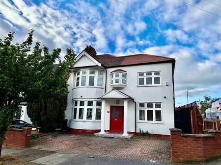Studley Drive, Redbridge, IG4, Ilford - Photo 3