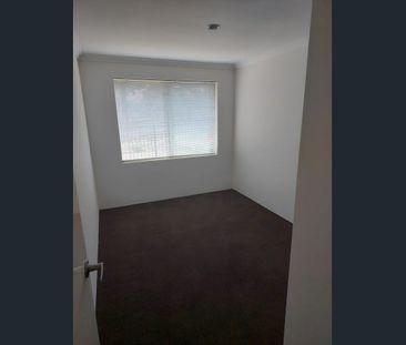 2x2 house in Wellard for rent - Photo 5