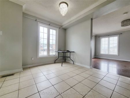 Condo Townhouse For Lease | E8124902 - Photo 4