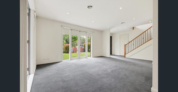 OPEN: Thu 11 Dec 12:50pm - 1:05pm & Thu 11 Dec 5:15pm - 5:30pm & Sat 13th Dec 11:20am - 11:35am & Sun 14th Dec 12:00pm - 12:15pm - Photo 1