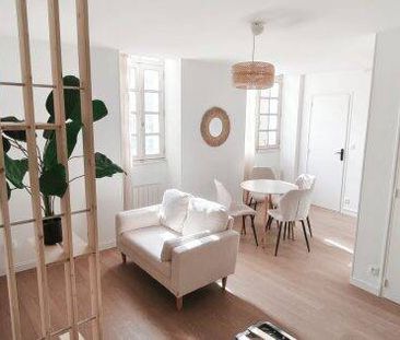 Location T1 bis rénové – Centre historique de Nant - Photo 2