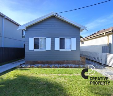 2-Bedroom Home with Spacious Yard in a Coastal Location - Photo 5