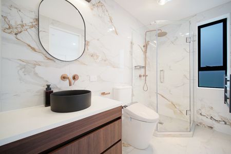 Designer 5 Bedroom Home Hillsborough - Photo 4