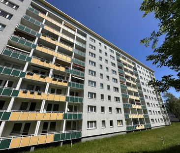 Modernisierte 3-Raum-Wohnung mit Balkon - Foto 1