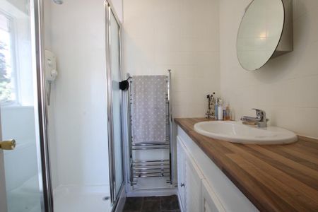 4 bedroom detached house to rent - Photo 3