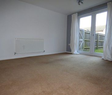 2 bedroom ground floor flat to rent - Photo 1