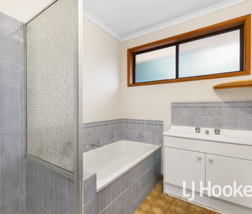 NEAT 3 BEDROOM UNIT IN QUIET COURT LOCATION! - Photo 5