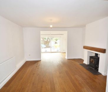 3 bedroom semi-detached house to rent - Photo 2