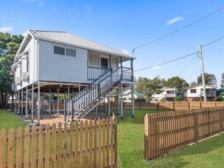 4 Marigold Street, Hemmant QLD 4174 - House For Rent - $750 | Domain - Photo 2