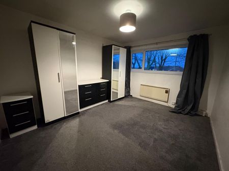 Silverdale Road, Orrell, Greater Manchester, UK - Photo 2