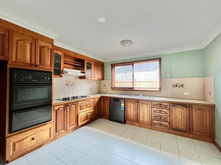 6/8-12 Gillies Street, Essendon North VIC 3041 - Photo 2