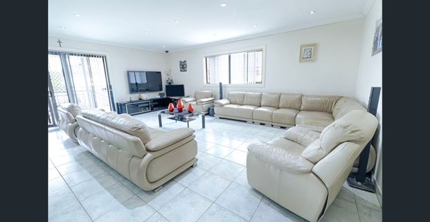 Modern Elegance and Spacious - Photo 1