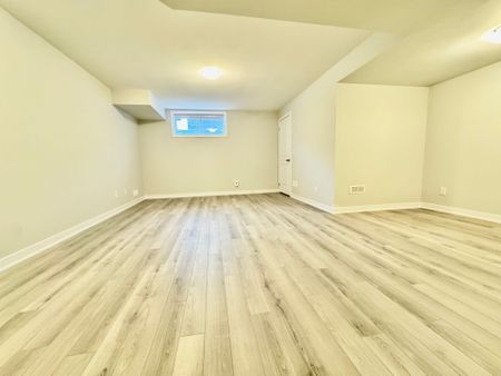 For Lease - 12 Harvey Bunker Crescent, Markham, Ontario - Photo 4