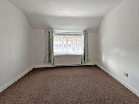 2 bedroom semi-detached house to rent - Photo 4