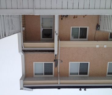 Townhouse in Lorelei - Photo 2