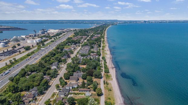 For Lease - 1 Mareve Avenue, Hamilton, Ontario - Photo 1