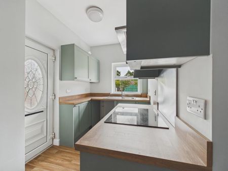 2 bedroom terraced house to rent - Photo 4