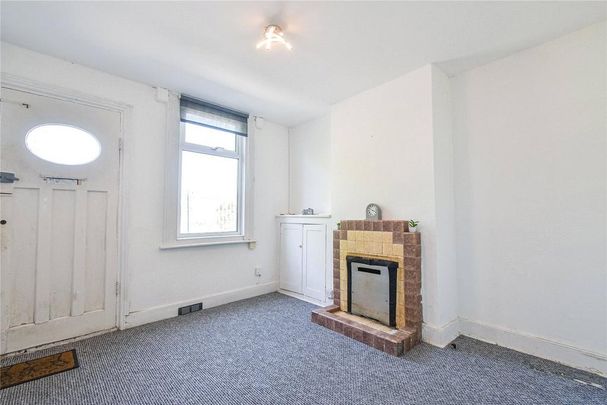 2 bedroom terraced house to rent - Photo 1