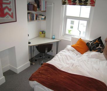 4 bedroom terraced house to rent - Photo 3