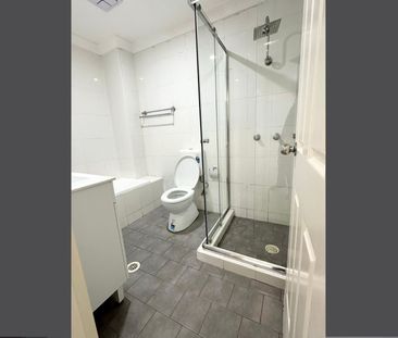 Newly Renovated 3 Bedroom Unit close to Westfield! - Photo 6