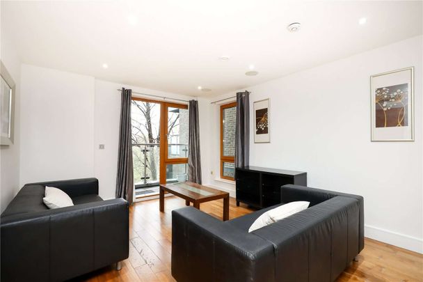 A modern two bedroom two bathroom flat close to Putney high street. - Photo 1
