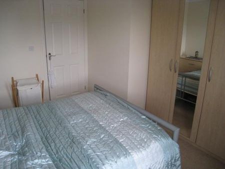 2 bedroom semi-detached house to rent - Photo 4