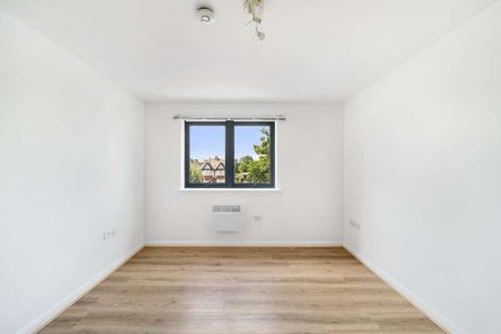 Hirst Crescent, North Wembley, HA9 - Photo 3