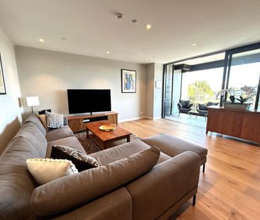 Furnished 1 Bedroom Apartment with 2 Car Garaging - Photo 1