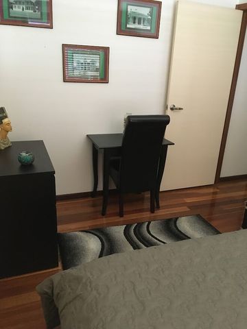 Altona Meadows - Photo 3