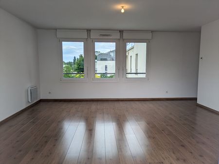 Location Appartement 4 pièces 77m² - Photo 4