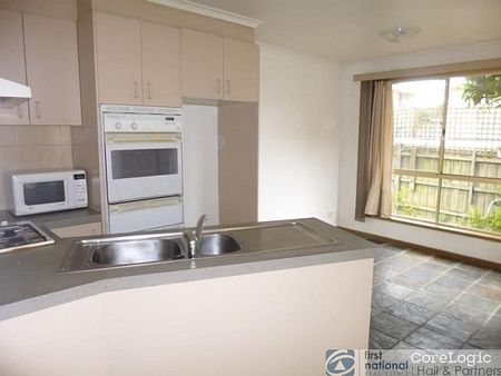 2 / 36 Kombi Road, Clayton South - Photo 2