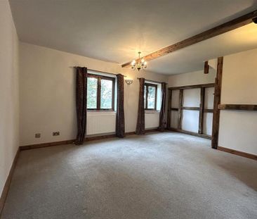 4 bedroom barn conversion to rent - Photo 1