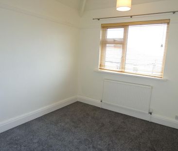 2 bedroom end of terrace house to rent - Photo 4