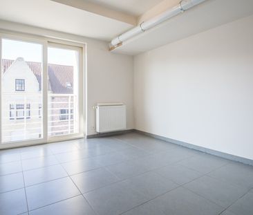 Instapklaar, energiezuinig appartement met staanplaats te Roeselare - Photo 3