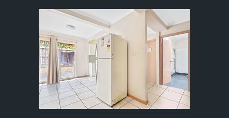 34 Water Street, Spring Hill, Qld 4000 - Photo 2