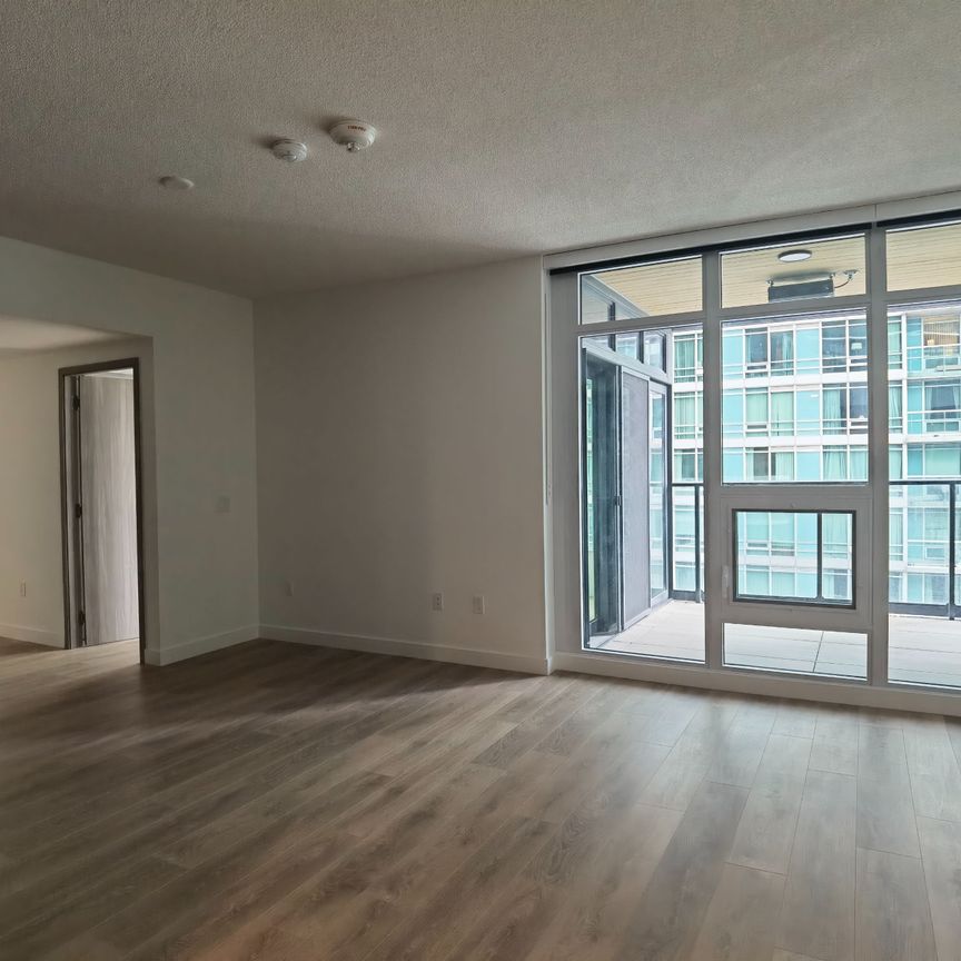 For Lease - 1 Concord Cityplace Way Unit# 906, Toronto, Ontario - Photo 1