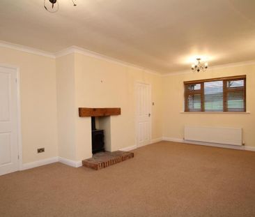 2 bedroom bungalow to rent - Photo 2