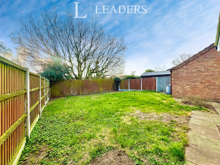 3 bedroom house to rent Rackham Close, Hopton, Great Yarmouth, NR31 - Photo 4